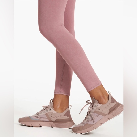 Washed Studio Performance Leggings - Picture 7 of 7